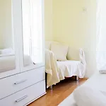 Ana Подстрана