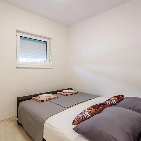 Ana Apartament Podstrana